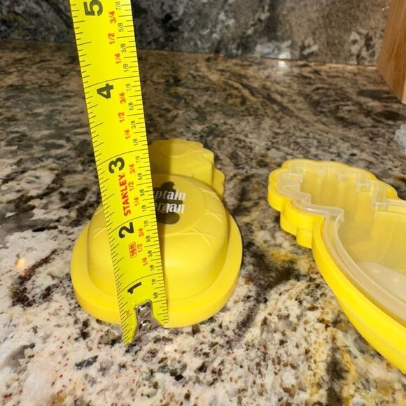 Captain Morgan Yellow Pineapple Ice Molds - Picture 6 of 7